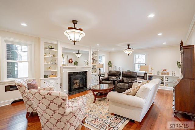 999 S Lee Avenue, Idaho Falls, ID 83404