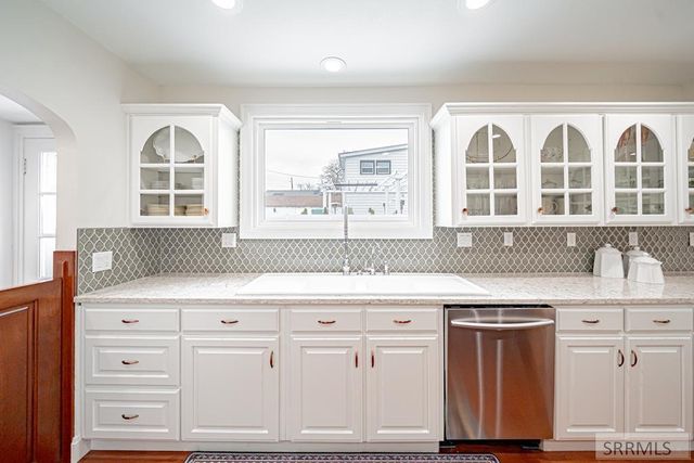 999 S Lee Avenue, Idaho Falls, ID 83404