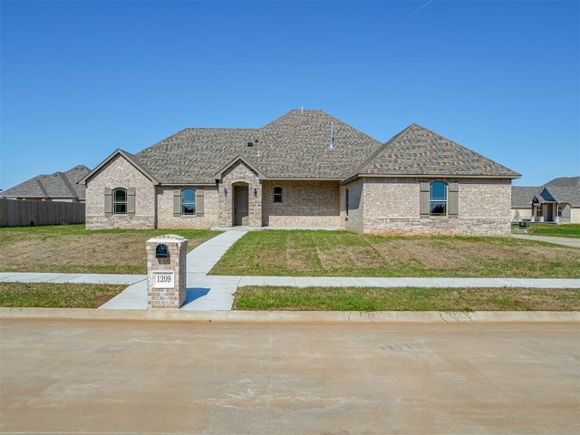 1209 Jozie Way, Tuttle, OK 73089