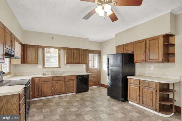 2711 BOAS ST, Harrisburg, PA 17103