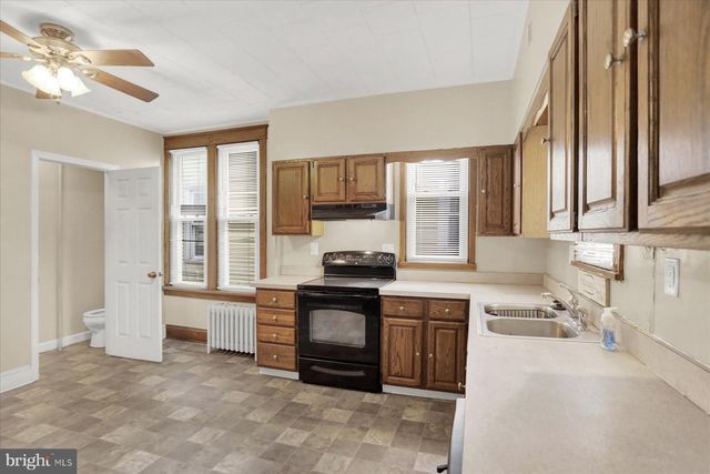 2711 BOAS ST, Harrisburg, PA 17103