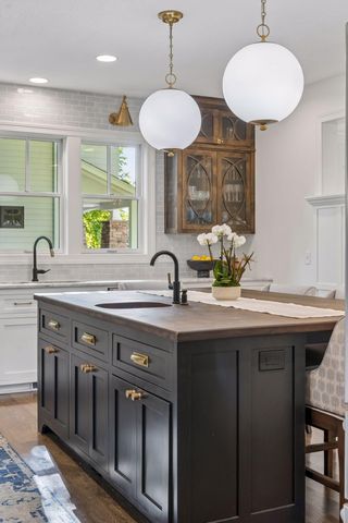 8455 Kelzer Pond Drive, Victoria, MN 55386