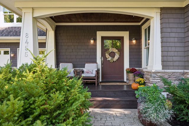 8455 Kelzer Pond Drive, Victoria, MN 55386