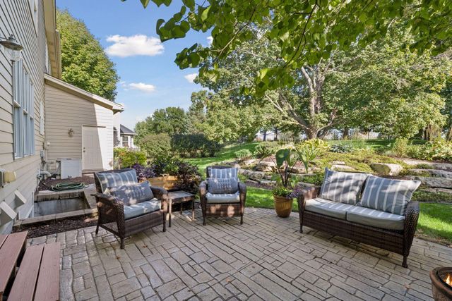 8455 Kelzer Pond Drive, Victoria, MN 55386
