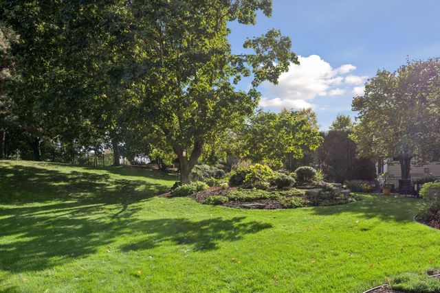 8455 Kelzer Pond Drive, Victoria, MN 55386