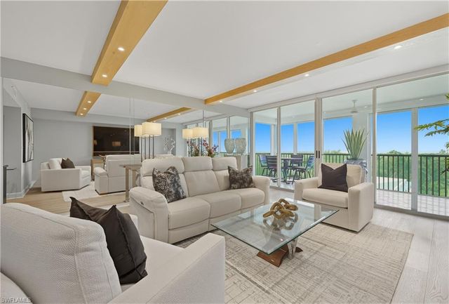 7515 Pelican Bay BLVD 5B, Naples, FL 34108