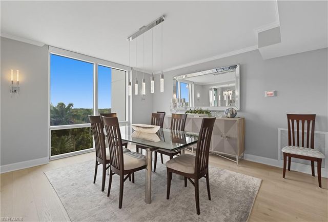 7515 Pelican Bay BLVD 5B, Naples, FL 34108