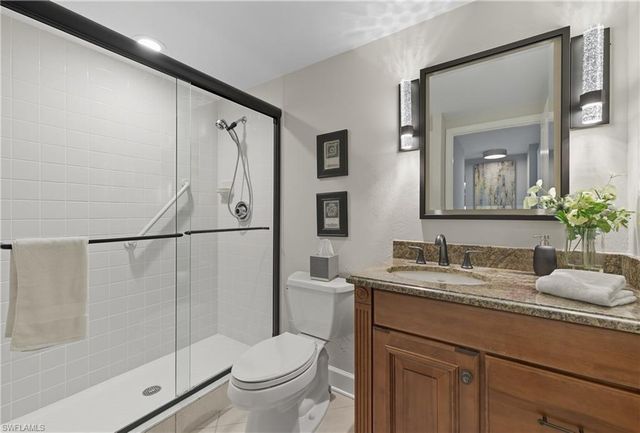 7515 Pelican Bay BLVD 5B, Naples, FL 34108