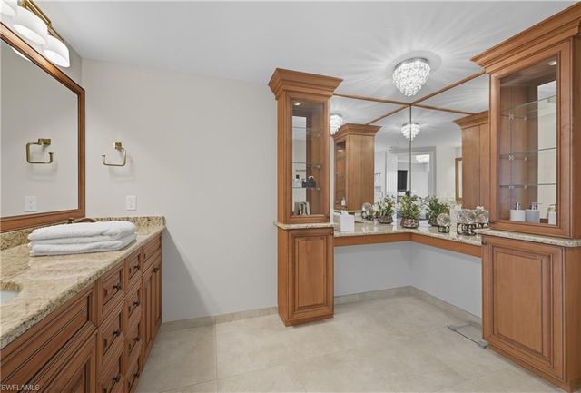 7515 Pelican Bay BLVD 5B, Naples, FL 34108