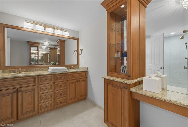 7515 Pelican Bay BLVD 5B, Naples, FL 34108