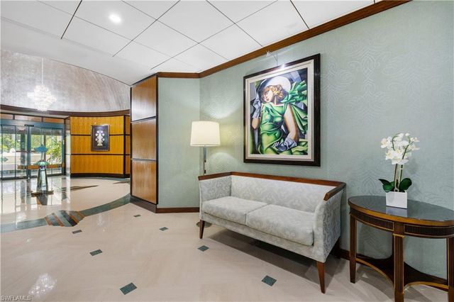7515 Pelican Bay BLVD 5B, Naples, FL 34108
