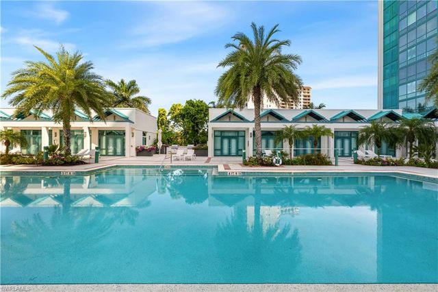 7515 Pelican Bay BLVD 5B, Naples, FL 34108