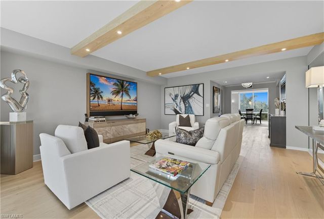 7515 Pelican Bay BLVD 5B, Naples, FL 34108