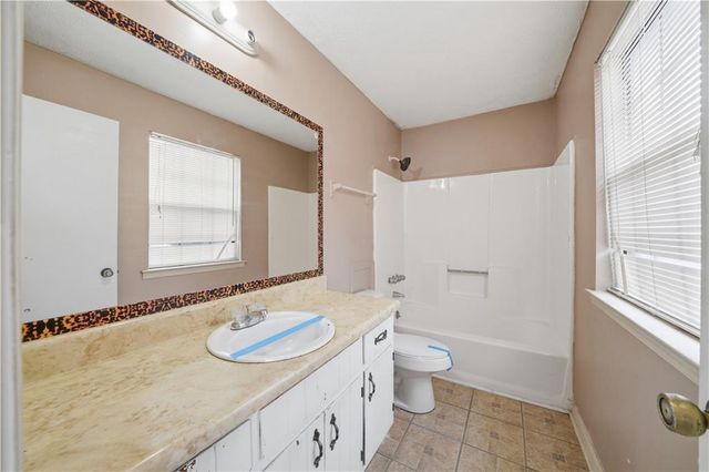2904 Woodhollow Lane, Jonesboro, GA 30236