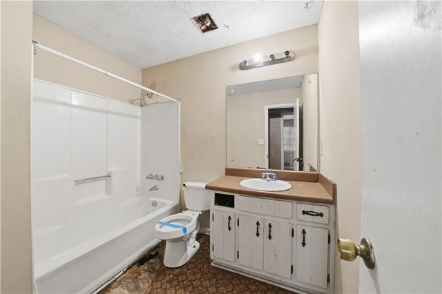 2904 Woodhollow Lane, Jonesboro, GA 30236