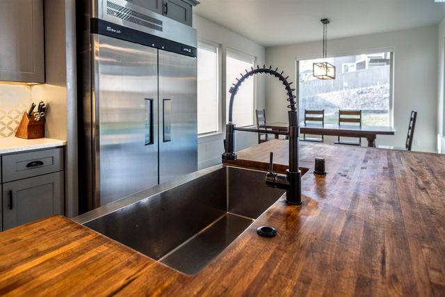 4841 Tillamook Dr, Richland, WA 99352