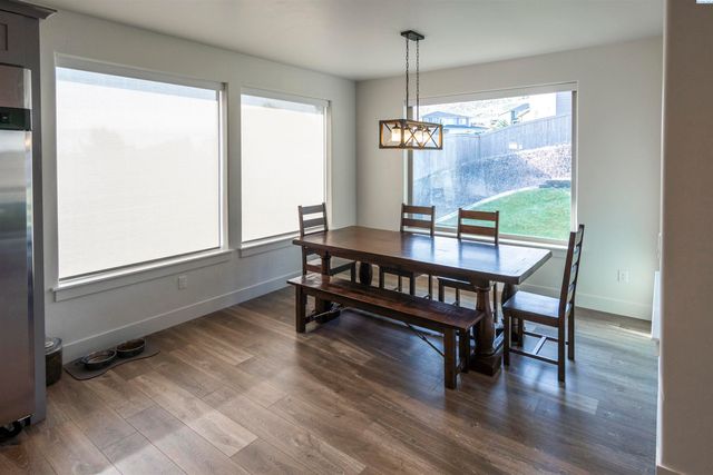 4841 Tillamook Dr, Richland, WA 99352