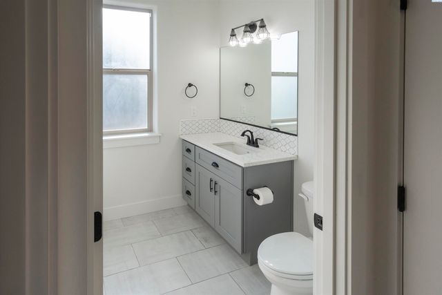 4841 Tillamook Dr, Richland, WA 99352