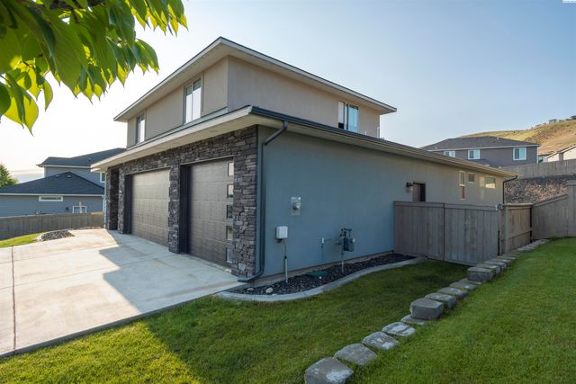 4841 Tillamook Dr, Richland, WA 99352