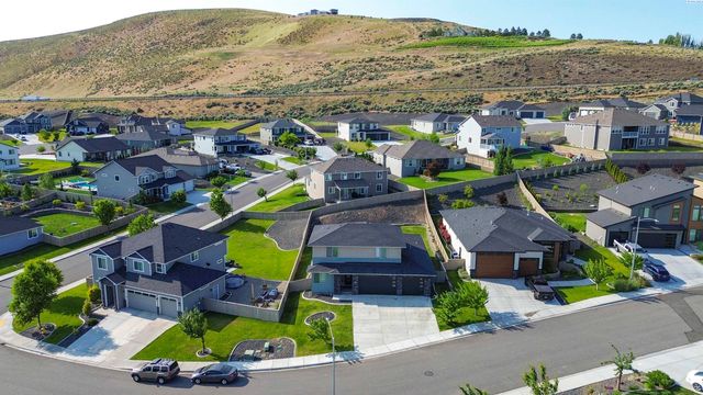 4841 Tillamook Dr, Richland, WA 99352