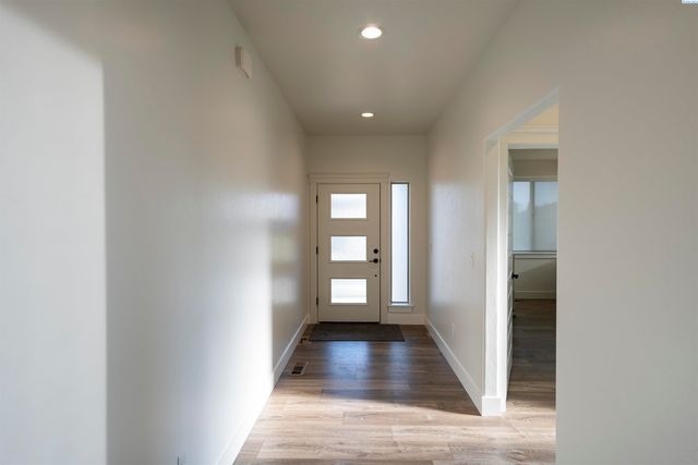 4841 Tillamook Dr, Richland, WA 99352