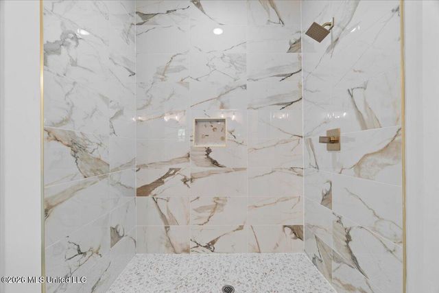 185 Lee Creek Cove, Byhalia, MS 38611