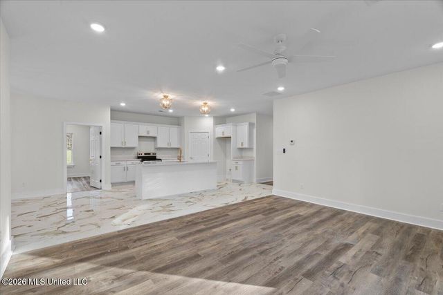 185 Lee Creek Cove, Byhalia, MS 38611