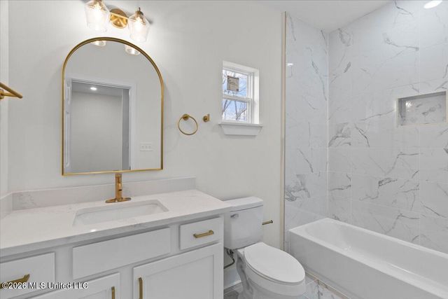 185 Lee Creek Cove, Byhalia, MS 38611