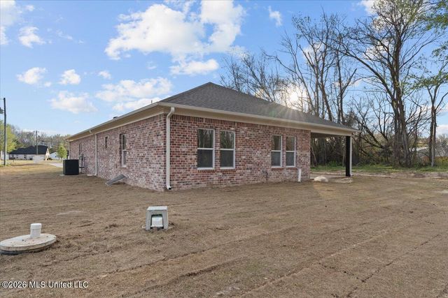 185 Lee Creek Cove, Byhalia, MS 38611