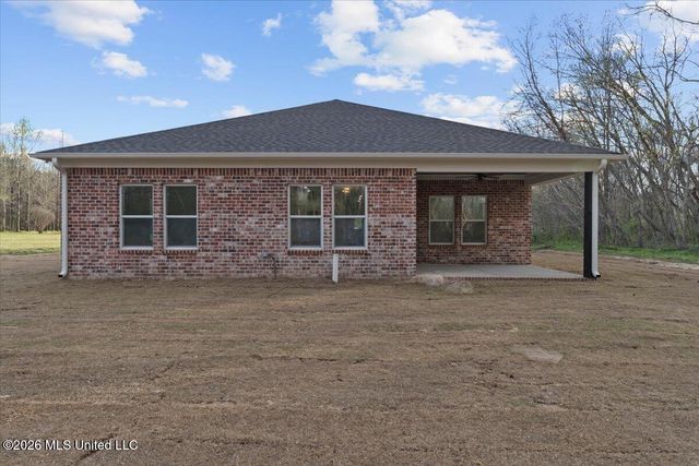 185 Lee Creek Cove, Byhalia, MS 38611