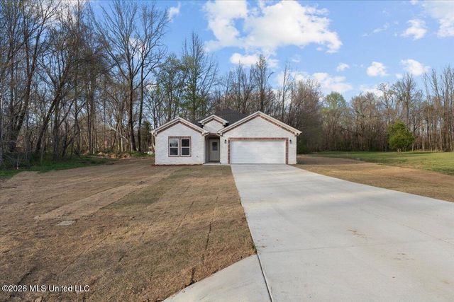 185 Lee Creek Cove, Byhalia, MS 38611