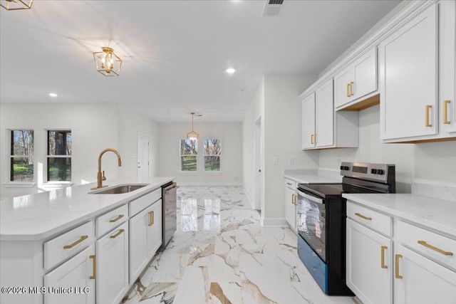 185 Lee Creek Cove, Byhalia, MS 38611