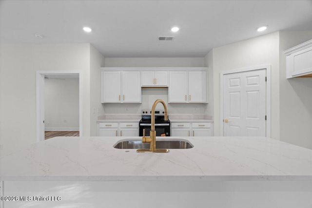 185 Lee Creek Cove, Byhalia, MS 38611