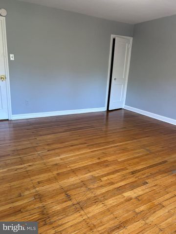 608 BRIARCLIFF RD, Upper Darby, PA 19082