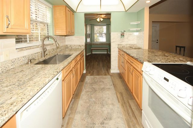 12432 KNOLLBROOK LANE, Hudson, FL 34669