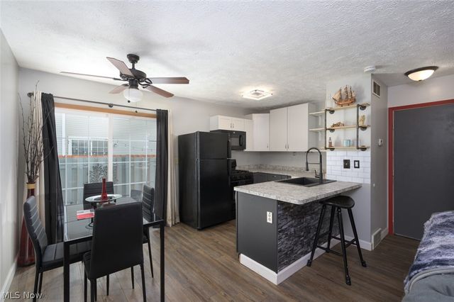 3204 Deer Trail D, Cortland, OH 44410