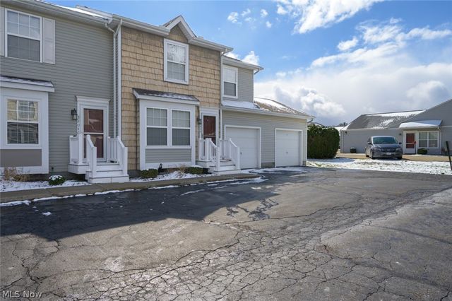 3204 Deer Trail D, Cortland, OH 44410