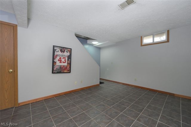 3204 Deer Trail D, Cortland, OH 44410