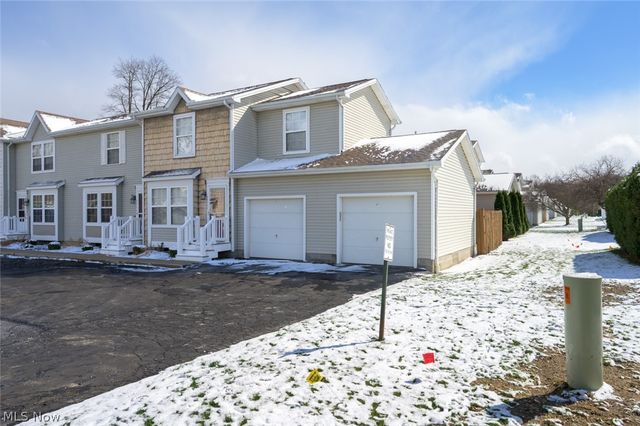 3204 Deer Trail D, Cortland, OH 44410