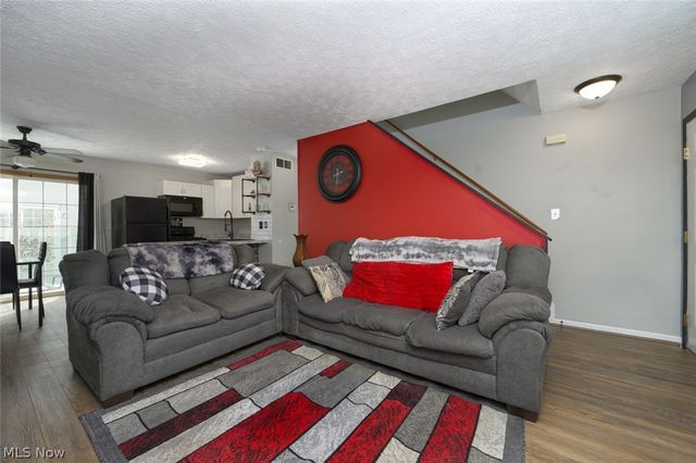 3204 Deer Trail D, Cortland, OH 44410