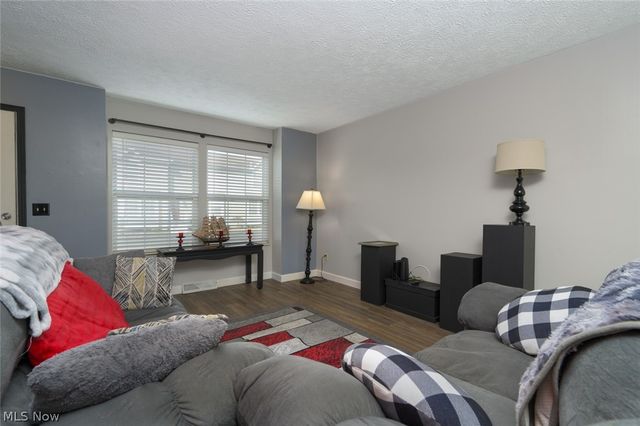 3204 Deer Trail D, Cortland, OH 44410