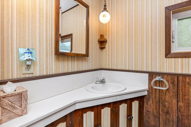 410 W Elm Street, Hartford, IA 50118