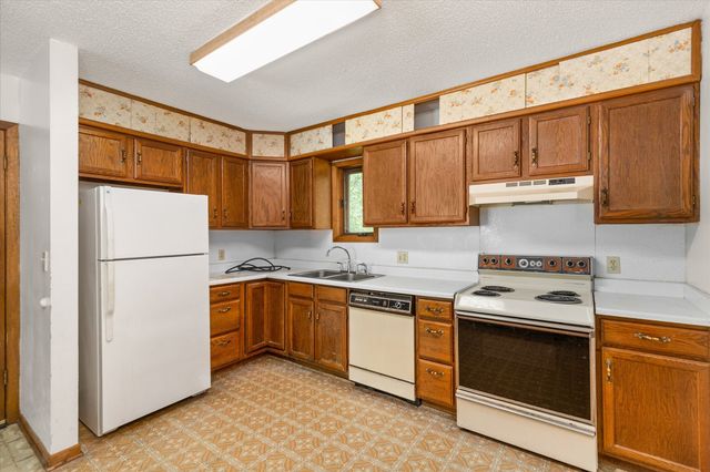 410 W Elm Street, Hartford, IA 50118