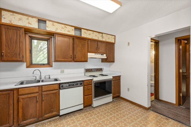 410 W Elm Street, Hartford, IA 50118