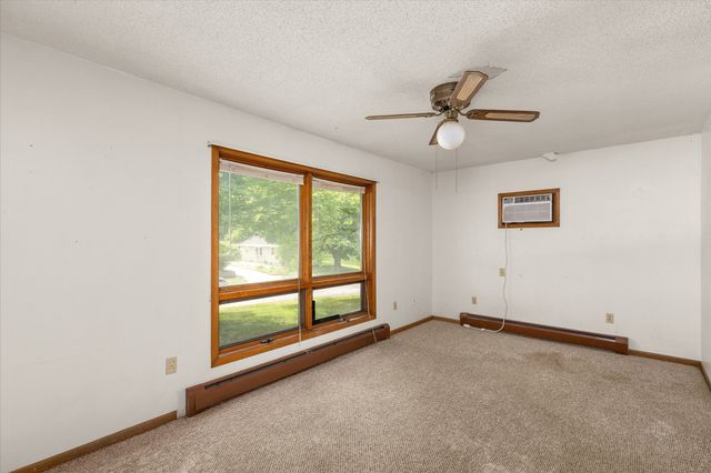 410 W Elm Street, Hartford, IA 50118