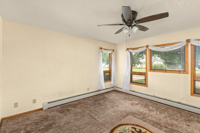 410 W Elm Street, Hartford, IA 50118