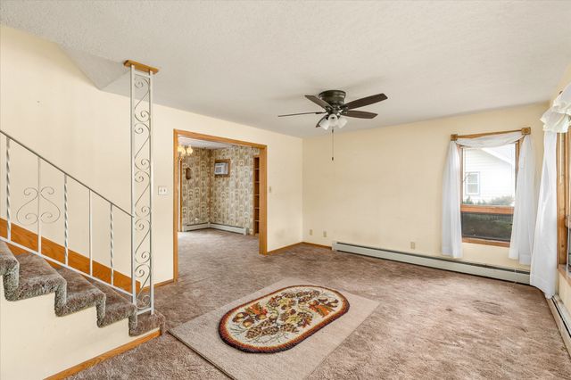 410 W Elm Street, Hartford, IA 50118