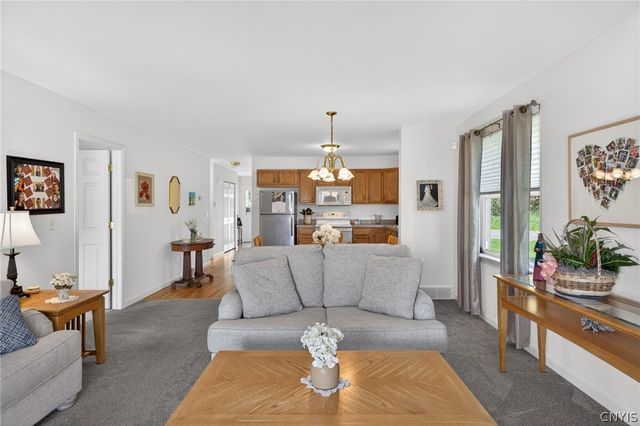 183 Timber Wolf Circle, Geddes, NY 13209