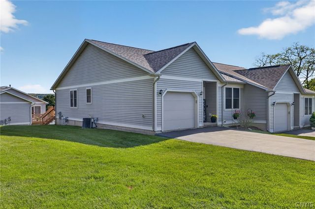 183 Timber Wolf Circle, Geddes, NY 13209