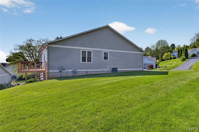 183 Timber Wolf Circle, Geddes, NY 13209